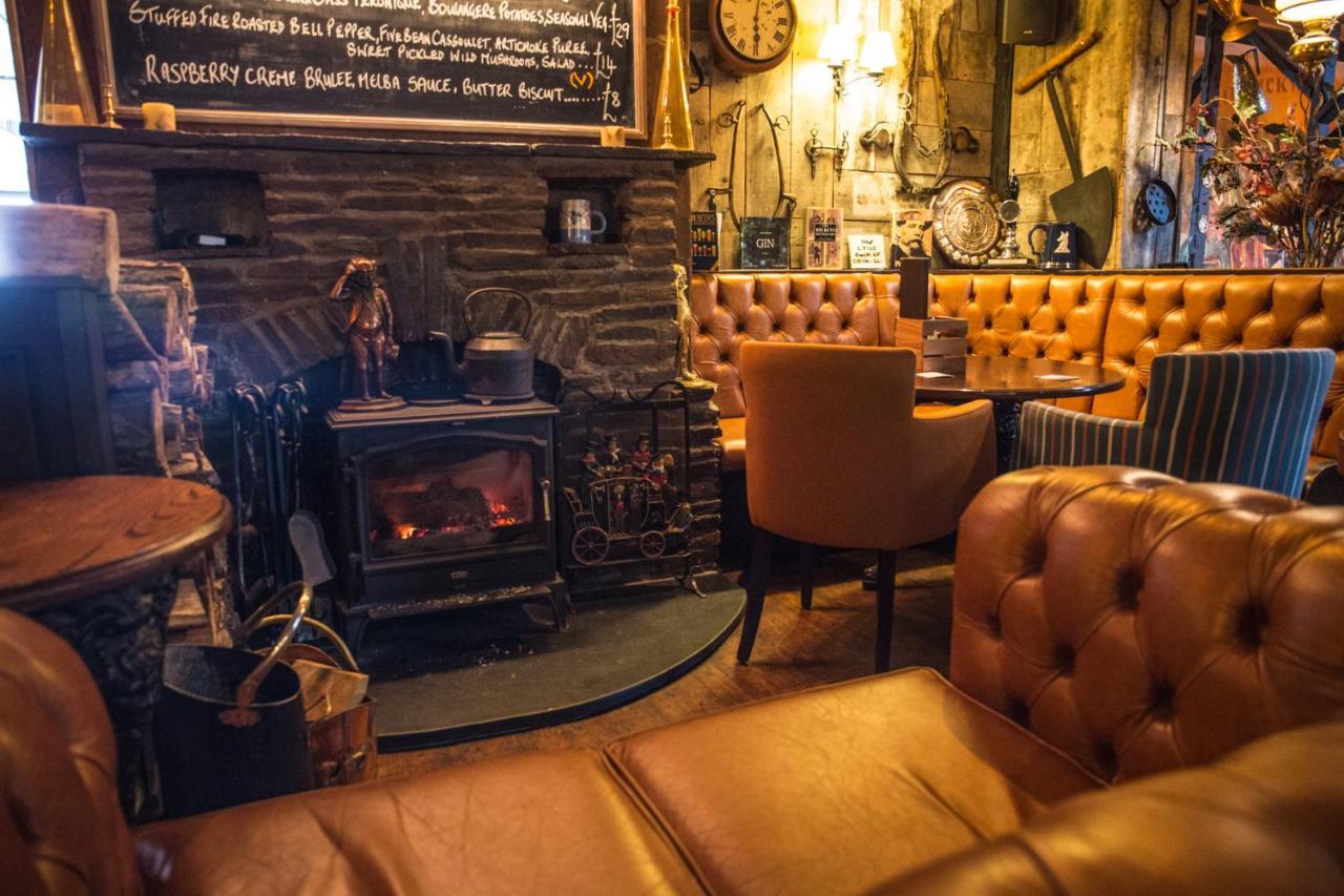 The Pickwick & Oliver's Restaurant Herberg *